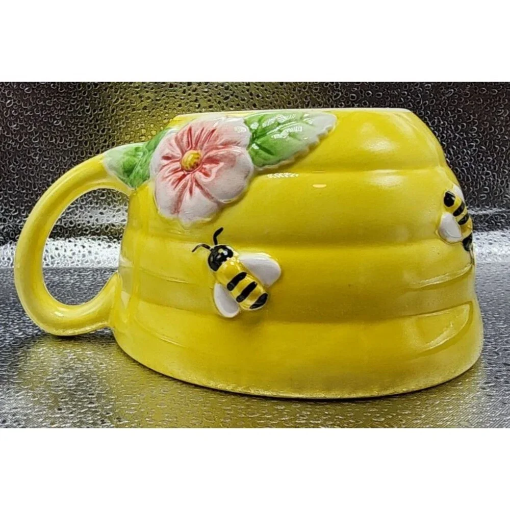 Certified International Beehive Teapot & Cup Combo 3D Bees &Flower Design(READ)